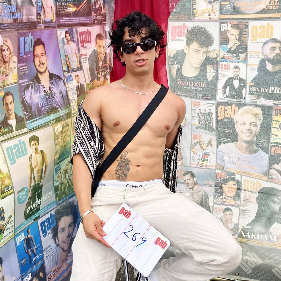 Covermodel_26-269.jpeg Covermodel_26-269.jpeg